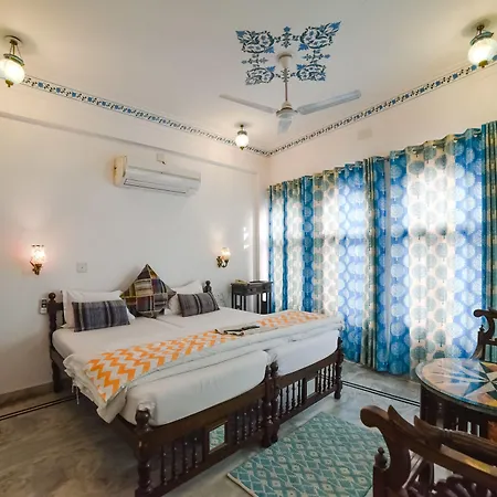 Hotel Devraj Niwas On Lake Pichola-2