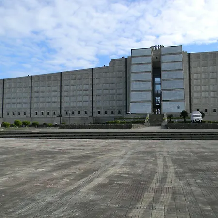 Golden House Hotel & Convention Center-3