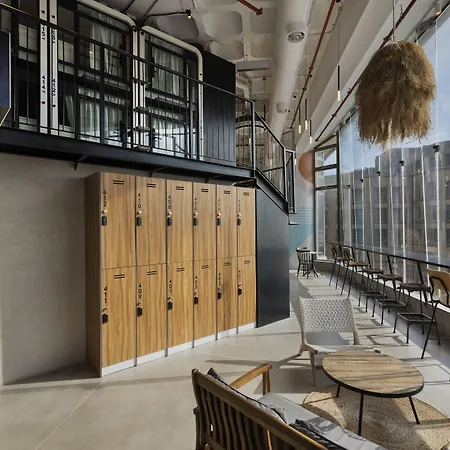 The O Pod Capsule Hotel-2