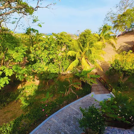 Hotel And Dive Center Roatan Yacht Club-2