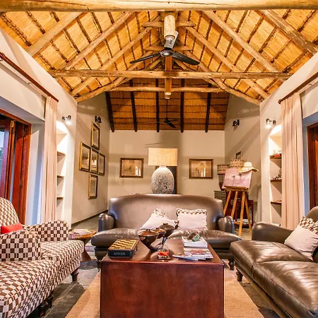 Ivory Wilderness River Rock Lodge-3