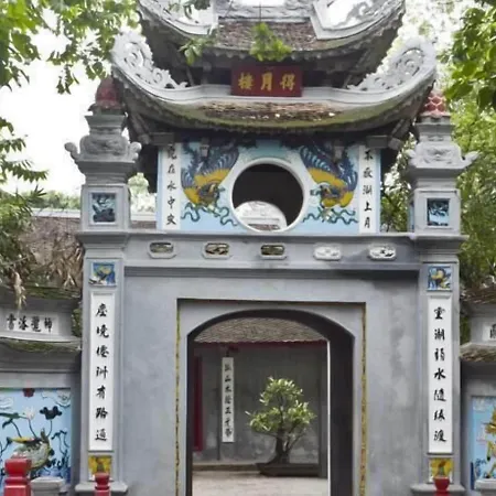 Hanoi Lakeside Premium Hotel & Travel-2