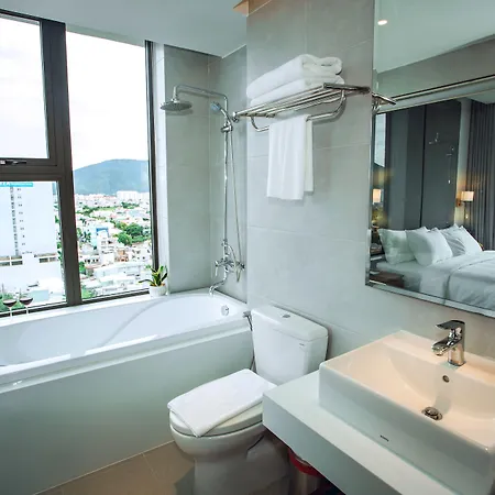 Glamour Hotel Da Nang-3
