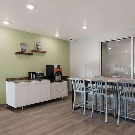 Woodspring Suites Phoenix-Deer Valley-2