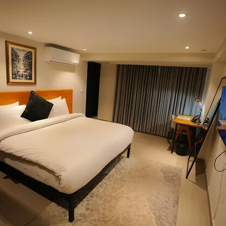 The Avenue Hotel-2