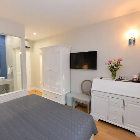 The Duke Luxury Rooms-2
