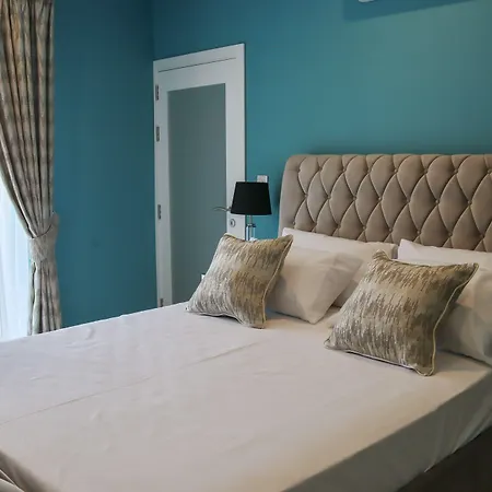 100 Boutique Living-3