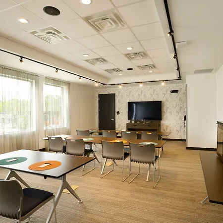 Aloft By Marriott Austin Airport-2