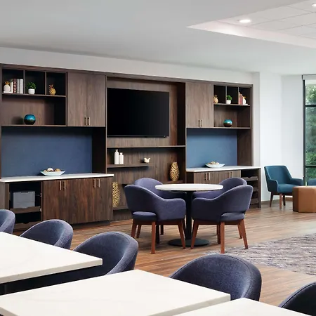 Hampton Inn Towson Downtown-2