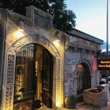 Sarnich Cave Suites-3