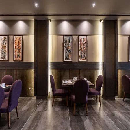 Ambassador, A Boutique Hotel-3