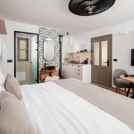 Casa Di Gaga Luxury Suites-2
