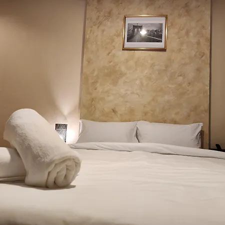 The Travellers House - Pet Friendly Accommodation-3