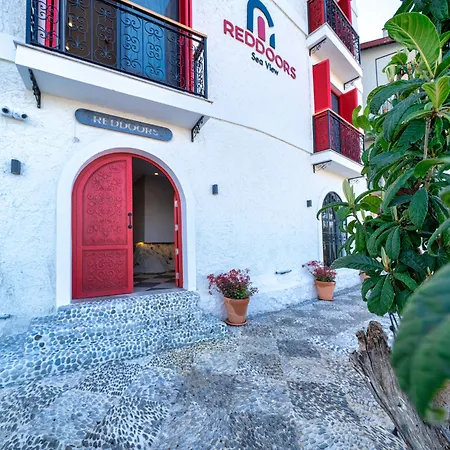 Reddoors Suites Sea View-2