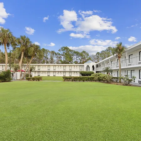 Baymont By Wyndham Jacksonville Airport-3