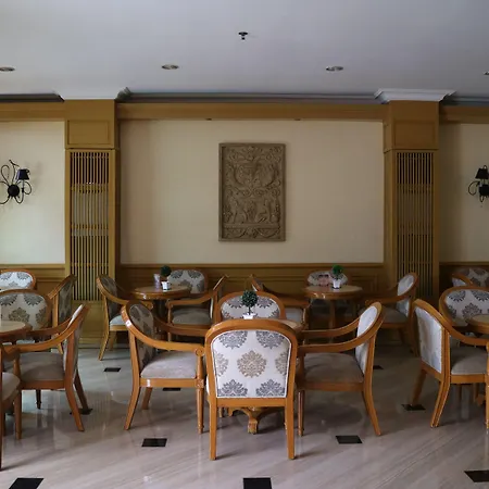 The Grand Dame Hotel-2
