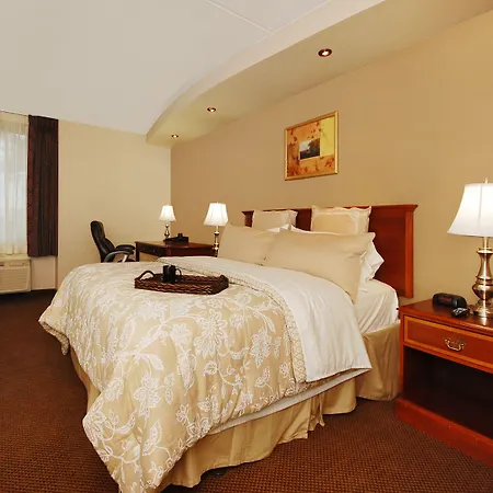Plaza Inn & Suites-3