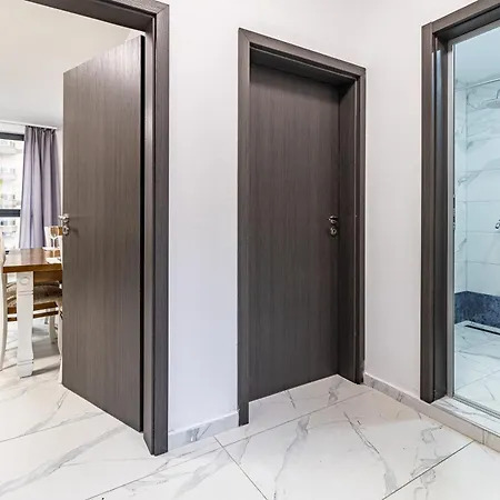 Mladost Mountain View One Bedroom Apartment-2