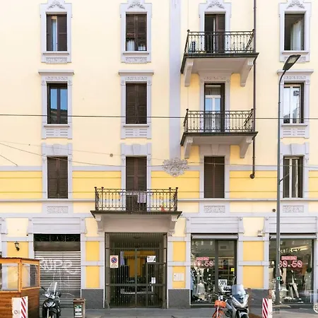Charming Courtyard House In The Heart Of Milan-3