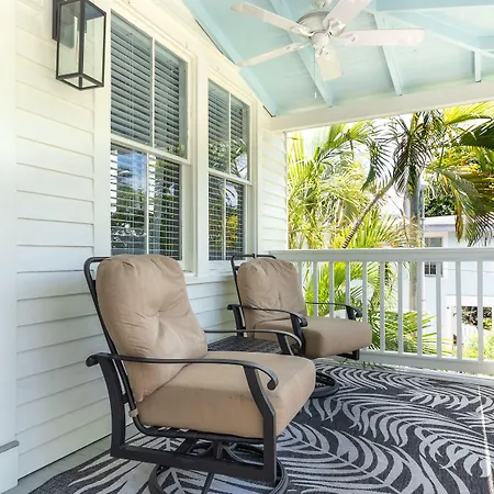 The Porch On Frances Inn - Adults Exclusive-3