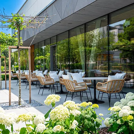 Reed Boutique Hotel & Bistro-3