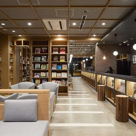 Lamp Light Books Hotel Sapporo-3