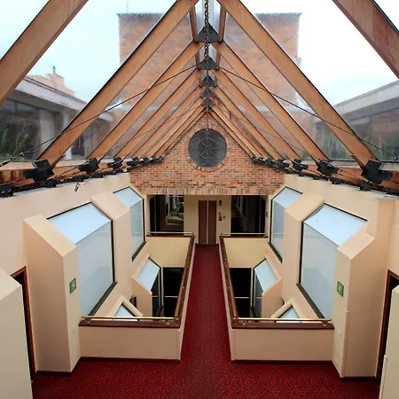 Hotel Windsor House Inn By Geh Suites-3