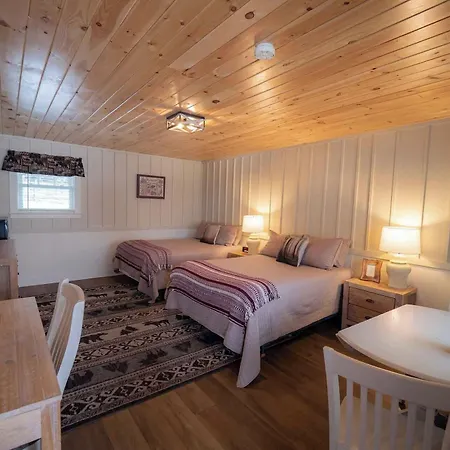 The Snowshoe Lodge-3
