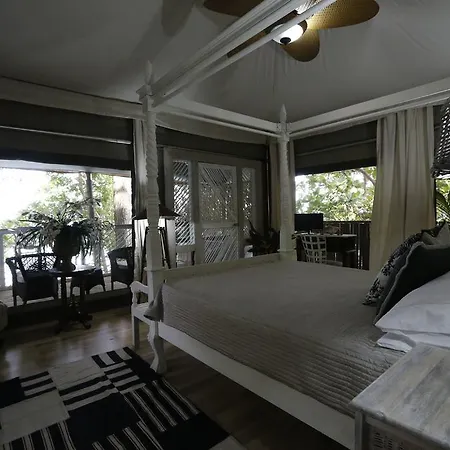 Hidden Cove Eco Retreat-3
