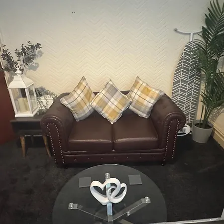 Snug Studio - Minutes Walking From Pleasure Beach - Burlington Road-2