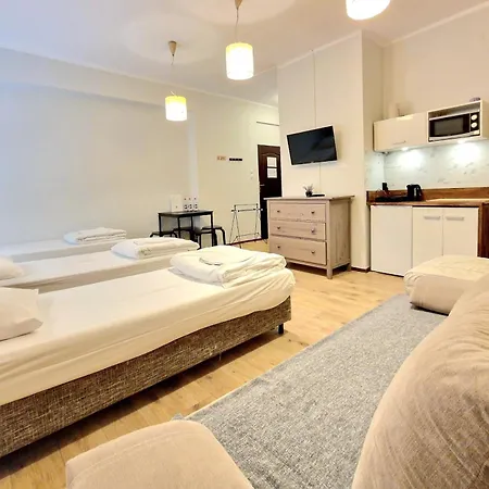 Hostel Helvetia - Private Rooms In City Center-2