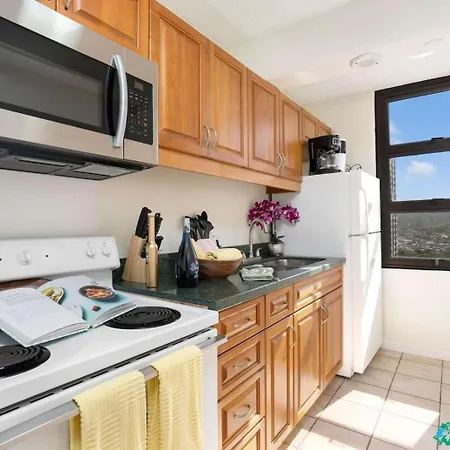 Waikiki Banyan #2513 - T2-3