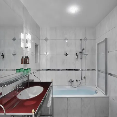 Hotel Schwarzer Adler Innsbruck-2