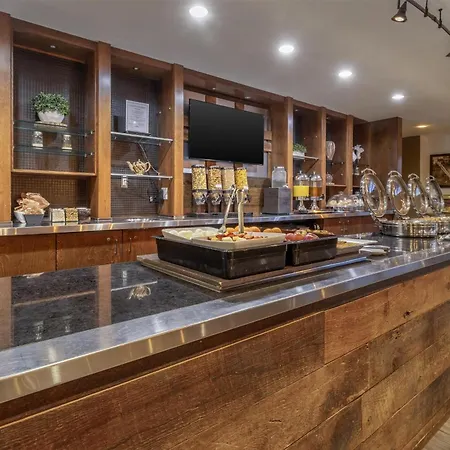 Best Western Plus Chocolate Lake Hotel - Halifax-3
