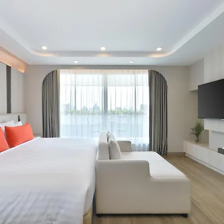 Centre Point Plus Hotel Pratunam-3