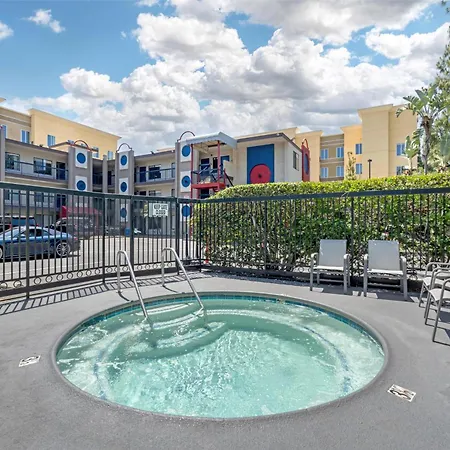 Best Western Courtesy Hotel - Anaheim Resort Amusement Park-3