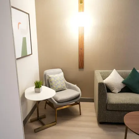 Holiday Inn & Suites Phoenix Airport By Ihg-3