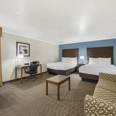 Best Western Airport Albuquerque Innsuites Hotel & Suites-3