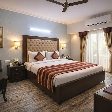 The Solace Hotel - Nehru Place-3