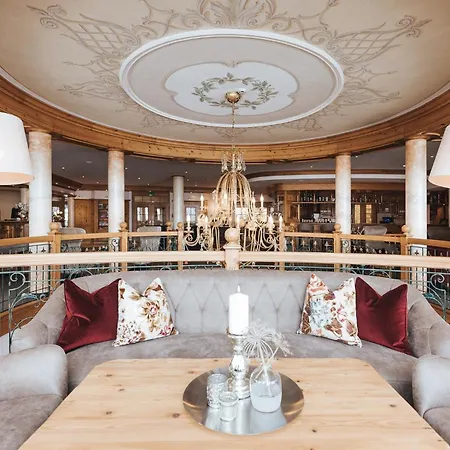 Superior Hotel Schneider Ski-In & Ski-Out-2