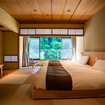 Hakone Pax Yoshino-2