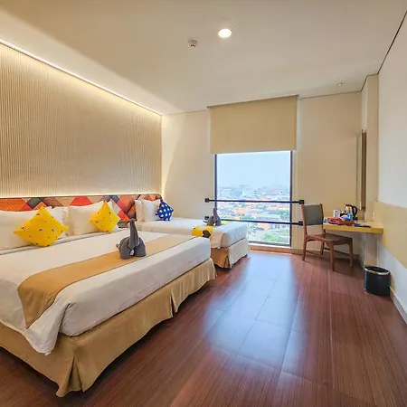 Hotel 88 Embong Malang Tunjungan Surabaya By Wh - Breakfast With The Best View On The Highest Floor And Strategic Location In The City Center-3