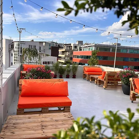 Graffiti Hotel Rooftop - Central Location-3