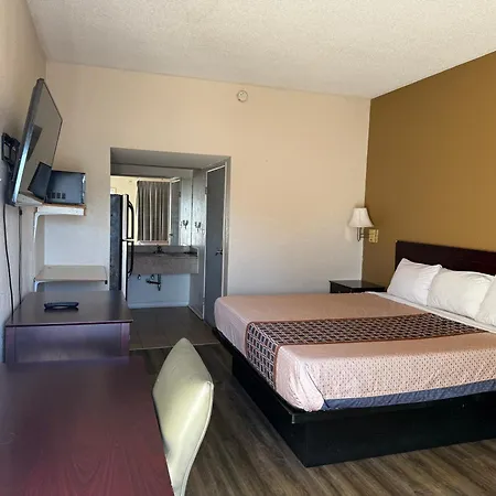 Budgetel Inn And Suites- Fort Gordon-3