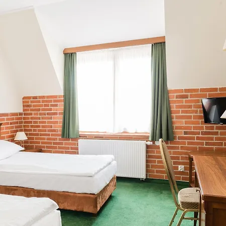 Hotel Szymbark-2