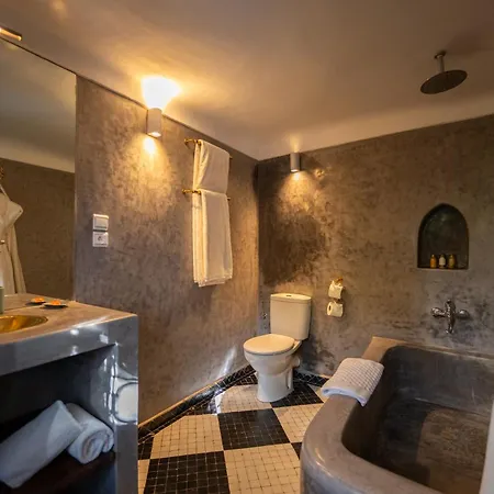Riad Les Yeux Bleus-2