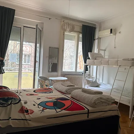 Central 4 Bedroom 154M2 Apartment With Terrace-2