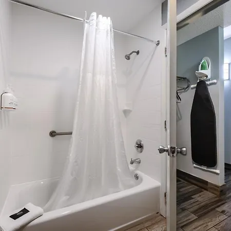 Baymont By Wyndham Louisville Airport South-2