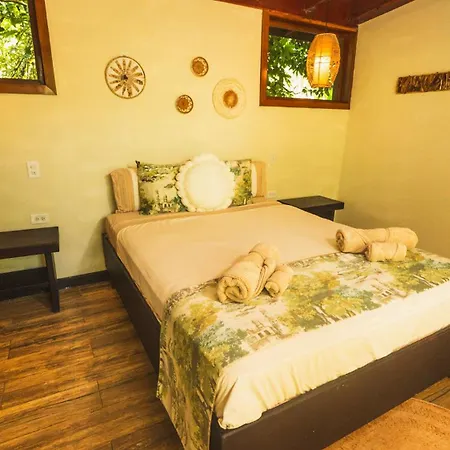 Playa Bluff Lodge-3