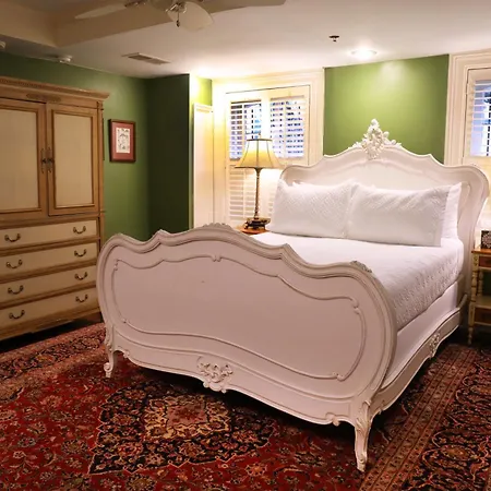 Justine Inn Savannah-3